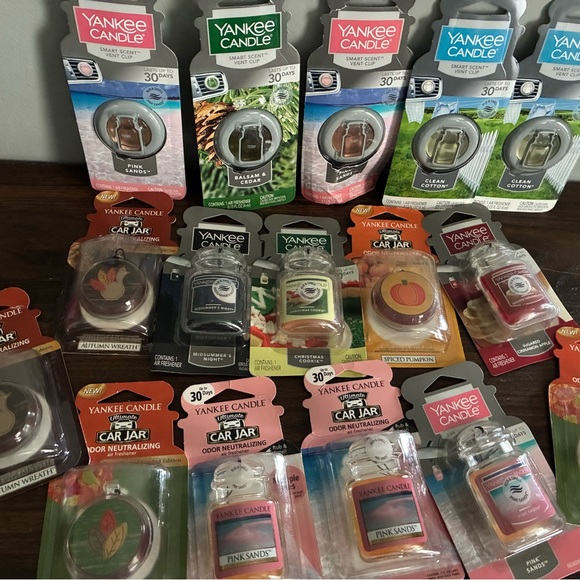 16 Yankee Candle Car Air Fresheners! - Picture 3 of 3